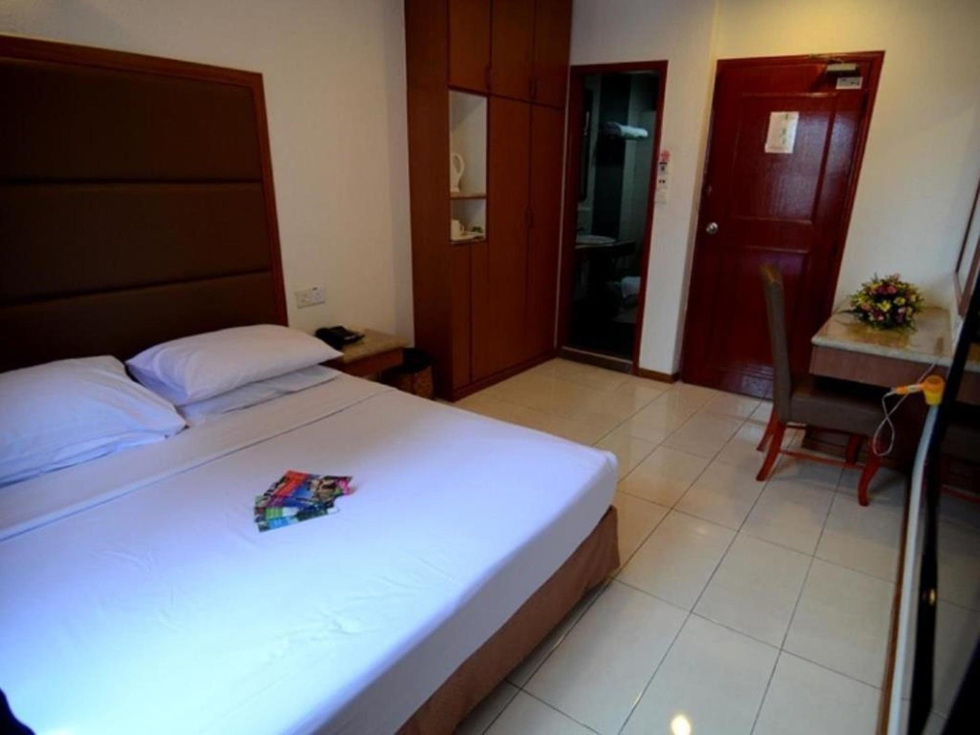 Crystal Lodge Kota Bharu Exterior photo