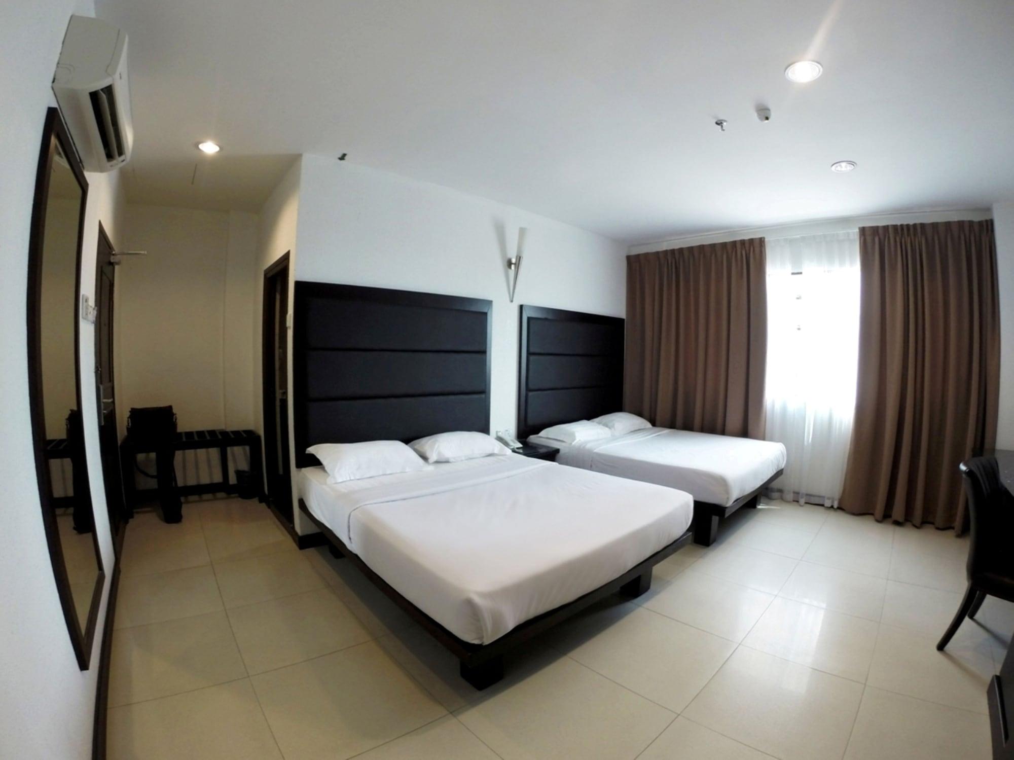 Crystal Lodge Kota Bharu Exterior photo