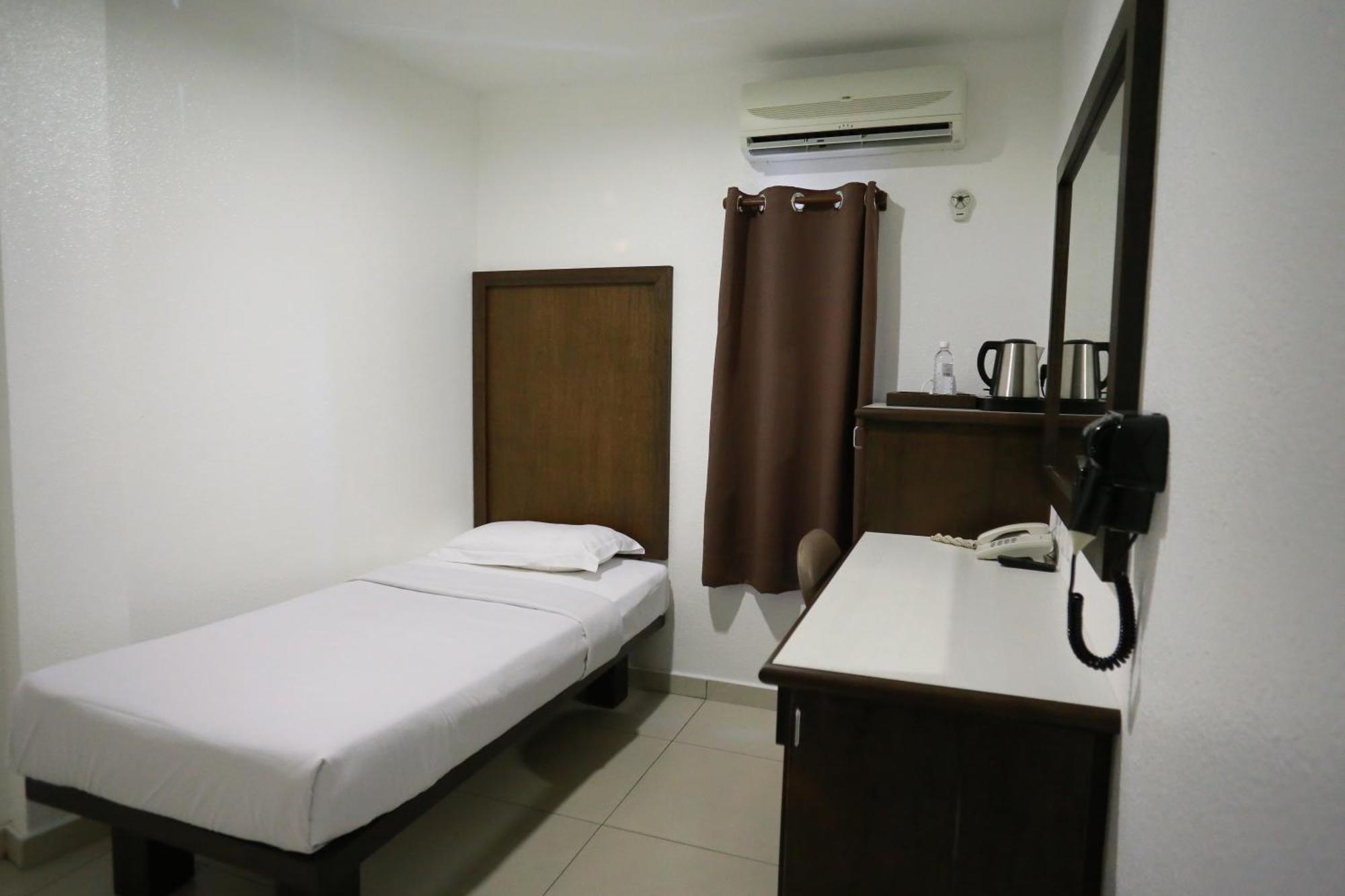 Crystal Lodge Kota Bharu Exterior photo